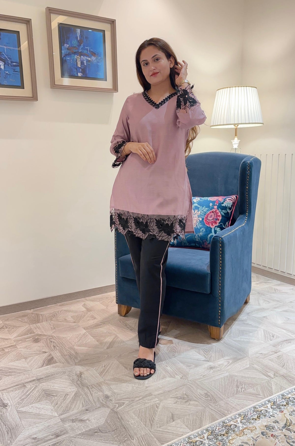 Ashnaina Embroidered Vertican Co-Ord Set Kurti Pant